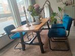 4 blauwe velvet eetkamer stoelen, Huis en Inrichting, Ophalen of Verzenden, Zo goed als nieuw, Blauw