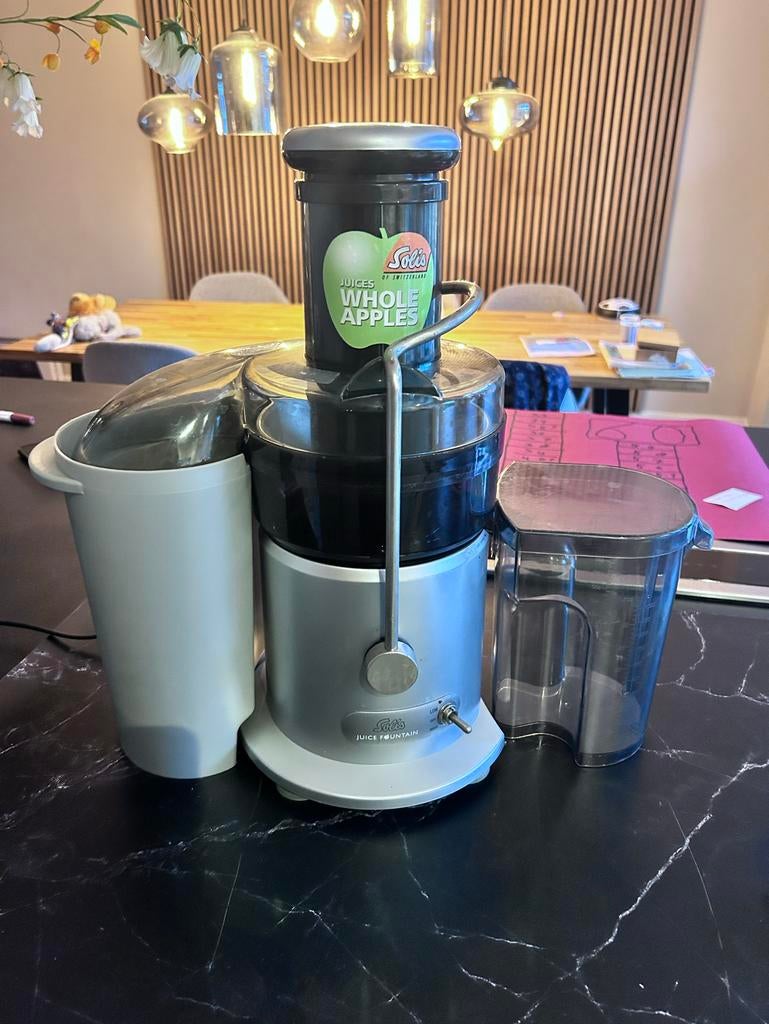 Solis Juice Fountain - Slowjuicer / Sapcentrifuge, Ophalen, Gebruikt, Elektrisch, Slowjuicer
