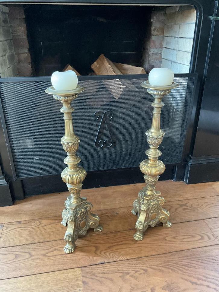 TWEE ANTIEKE KERKKANDELAARS, Antiek en Kunst, Antiek | Kandelaars, Koper of Brons, Ophalen of Verzenden