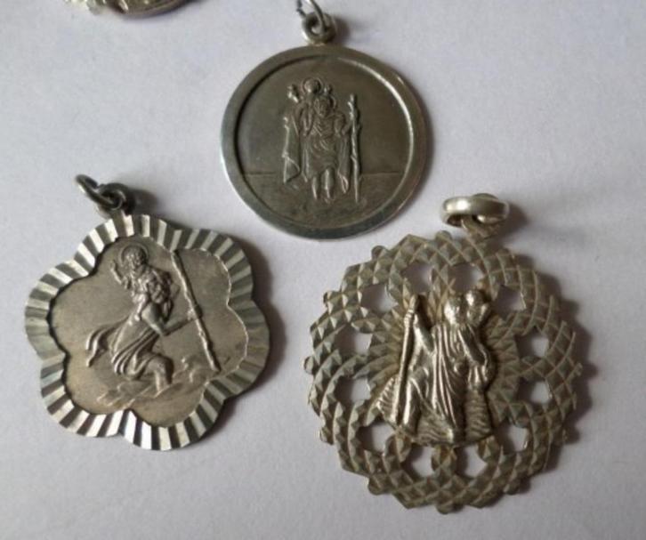 Op vakantie ? Neem uw beschermheilige mee op reis !, Sieraden, Tassen en Uiterlijk, Kettinghangers, Zo goed als nieuw, Zilver