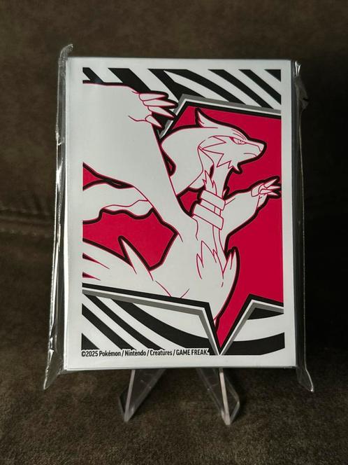 White Flare Sleeves Pokémon etb, Hobby en Vrije tijd, Verzamelkaartspellen | Pokémon, Zo goed als nieuw, Losse kaart, Ophalen of Verzenden
