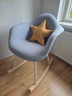 Lichtgrijze Schommelstoel (Kuip Eames Model), Ophalen, Eames retro, Metaal, Minder dan 75 cm