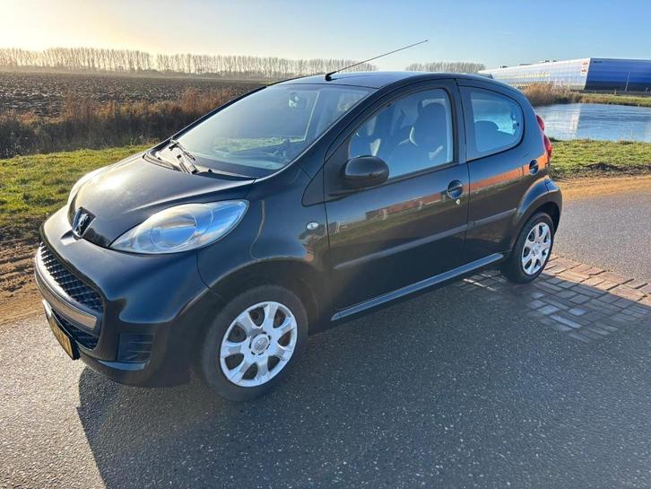 Peugeot 107 113.000 km Automaat 2010 Zwart, Auto's, Peugeot, Particulier, Benzine, A, Hatchback, Automaat, Origineel Nederlands