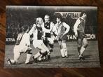 Voetbal originele persfoto Ajax Feyenoord 1975 Hanegem Geels, Ophalen of Verzenden, Ajax, Overige typen
