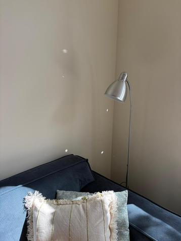 Lamp beschikbaar voor biedingen