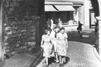 981729	Valkenbug	Limburg	1949 Grendelpoort	Gelopen met postz, Verzamelen, Ansichtkaarten | Nederland, Ophalen of Verzenden, 1940 tot 1960
