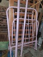 Roze Brocante Jeugdbed 90x190 - Ophalen 20 dec Amsterdam, Antiek en Kunst, Antiek | Meubels | Bedden, Ophalen