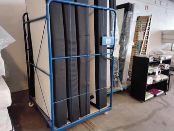 Bedden, lattenbodems, matrassen, veel! Second Life beschikbaar voor biedingen