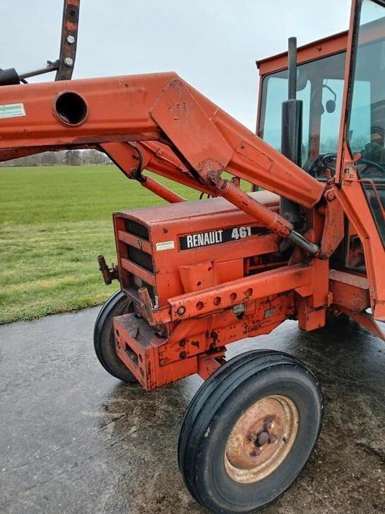 Renault 461 trekker met voorlader en hefmast., Zakelijke goederen, Agrarisch | Werktuigen, Ophalen
