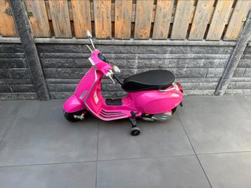 Vespa sprint scooter kind elektrisch accu roze beschikbaar voor biedingen