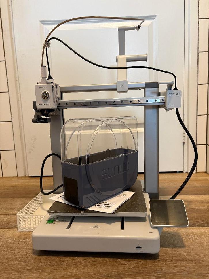 Bambu lab A1 3D printer met losse SUNLU filamentdroger, Computers en Software, 3D Printers, Zo goed als nieuw, Ingebouwde Wi-Fi