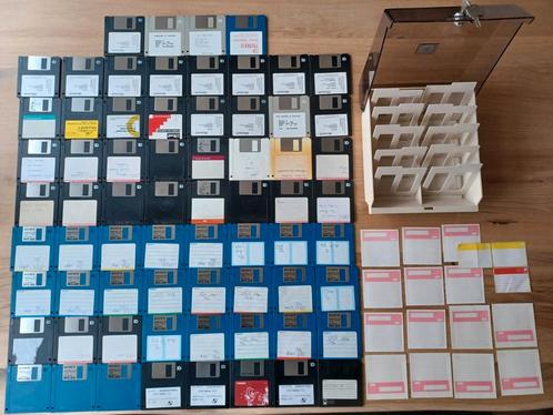 Vintage opbergbox en 68 diskettes 1,44 MB, Computers en Software, Beschrijfbare discs, Gebruikt, Overige typen, Herschrijfbaar