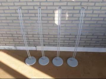  4 stuks luidspreker steun. 5 Euro per stuk beschikbaar voor biedingen
