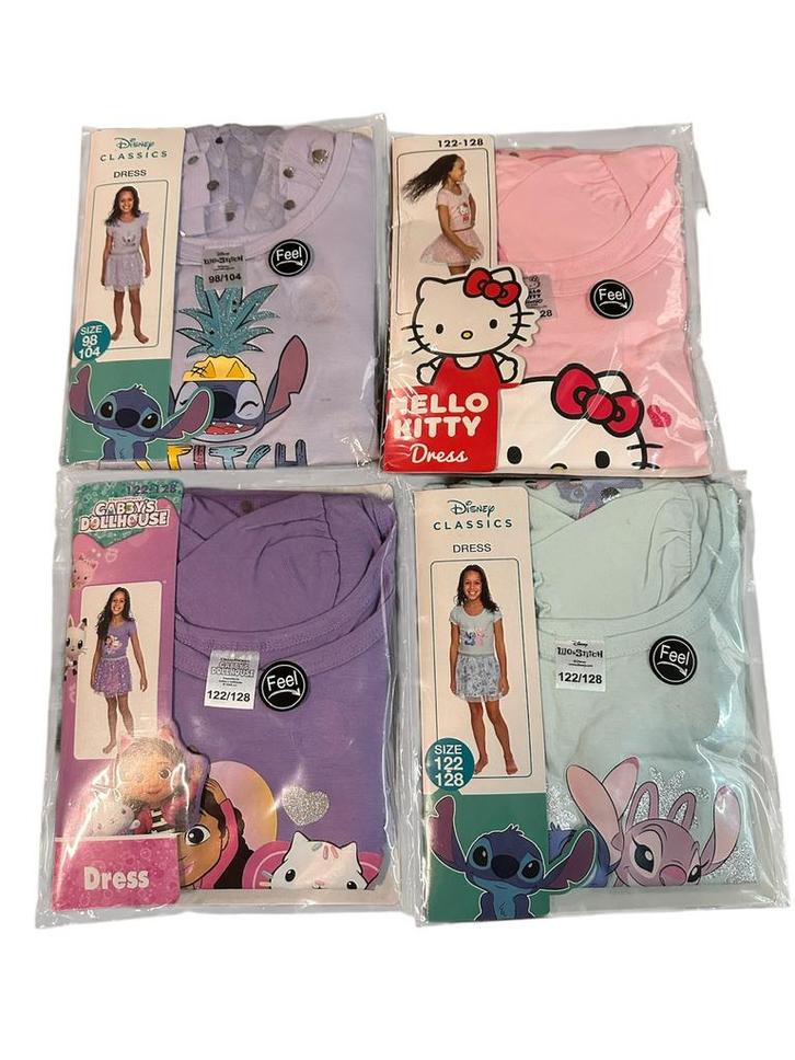 Partij 217 stuks nieuwe kinder jurkjes disney/hello kitty, Kinderen en Baby's, Kinderkleding | Kinder-zwemkleding, Zo goed als nieuw