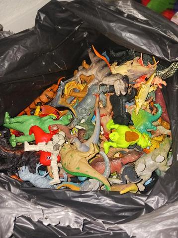 Zak vol Dinosaurussen Speelgoed beschikbaar voor biedingen