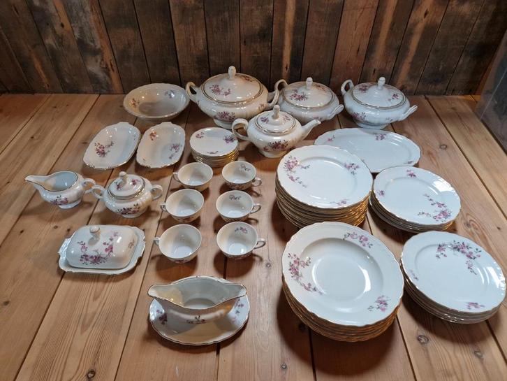 Vintage servies bloemen motief, Huis en Inrichting, Keuken | Servies, Gebruikt, Compleet servies, Overige stijlen, Porselein, Ophalen