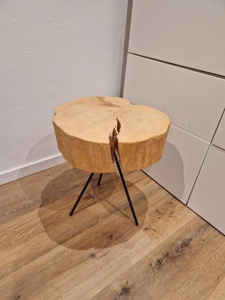 Houten Bijzettafel - Boomstronk Design, Huis en Inrichting, Krukjes, Ophalen