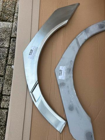 Nieuwe Achterscherm randen wielkast mercedes w220 beschikbaar voor biedingen