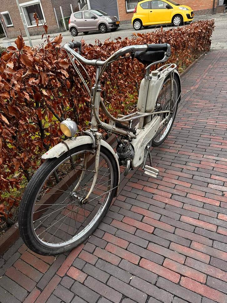 Mobylette AV3 1953 met kenteken, Fietsen en Brommers, Brommers | Oldtimers, Overige merken, Maximaal 45 km/u, Ophalen