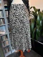 Feestelijke klokrok creme/zwart satinlook nieuw  Mt Large, Zwart, Maat 42/44 (L), Nieuw, Ophalen of Verzenden