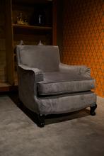 Orgineel gelabeld Timothy Oulton Velvet fauteuil NIEUW, Hout, Nieuw, Hotel chique, Www.plein5living.nl