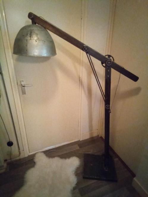 SUPER MOOIE STOERE INDUSTRIËLE LANDELIJKE STAANDE LAMP, Huis en Inrichting, Lampen | Vloerlampen, Zo goed als nieuw, 150 tot 200 cm