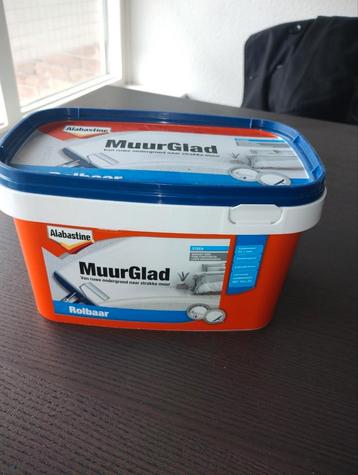 Muurglad 2,5 L. Dicht beschikbaar voor biedingen