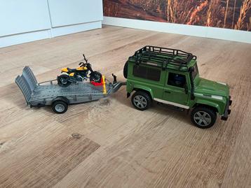 Bruder landrover met motoraanhanger beschikbaar voor biedingen