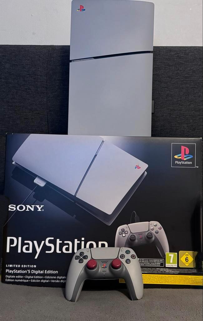 PS5 30th Anniversary Edition (Digital) - extra SSD kaart, Spelcomputers en Games, Spelcomputers | Sony PlayStation 5, Zo goed als nieuw