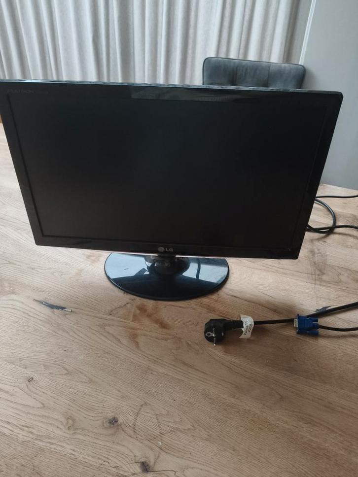 LG beeldscherm zwart (W2261VP), Computers en Software, Monitoren, Gebruikt, 60 Hz of minder, VGA, IPS, Full HD, Ophalen of Verzenden