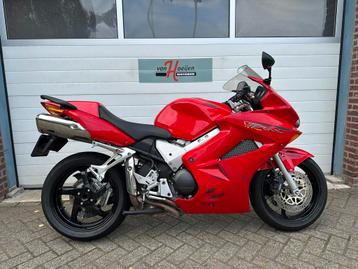 Honda VFR 800 V4 V-TEC (bj 2002) beschikbaar voor biedingen