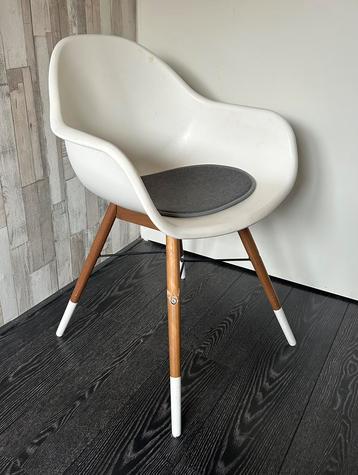 stoelen wit modern  voor buro, eettafel beschikbaar voor biedingen