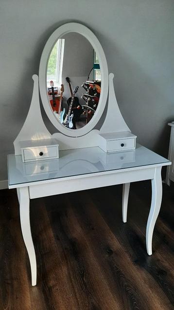 make-up /toilet tafel hemnes, ikea. zo goed als nieuw. beschikbaar voor biedingen