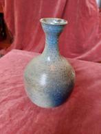 Aardewerk vaasje blauw decor gemerkt, Ophalen of Verzenden, Blauw, Aardewerk of Porselein, Minder dan 50 cm
