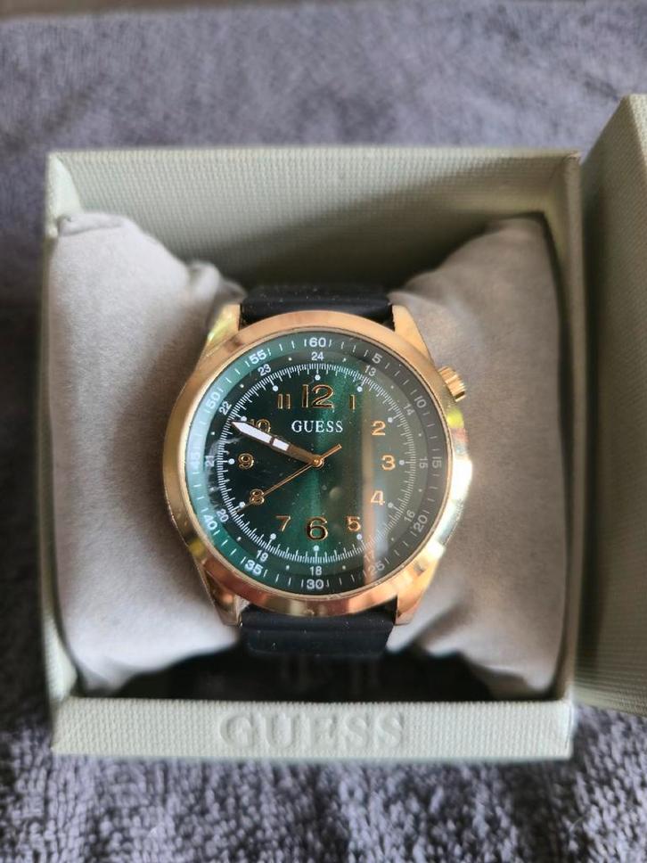 Guess Herenhorloge - Gouden Kast, Groene Wijzerplaat, Sieraden, Tassen en Uiterlijk, Horloges | Heren, Zo goed als nieuw, Polshorloge