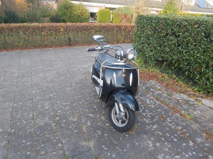 Killerbee opknap scooter, Fietsen en Brommers, Scooters | Overige merken, Gebruikt, Benzine, Ophalen