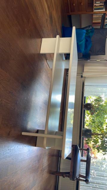 Salontafel beschikbaar voor biedingen