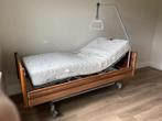 Elektrisch hoog laag bed met bedpapegaai, Diversen, Verpleegmiddelen, Zo goed als nieuw, Ophalen