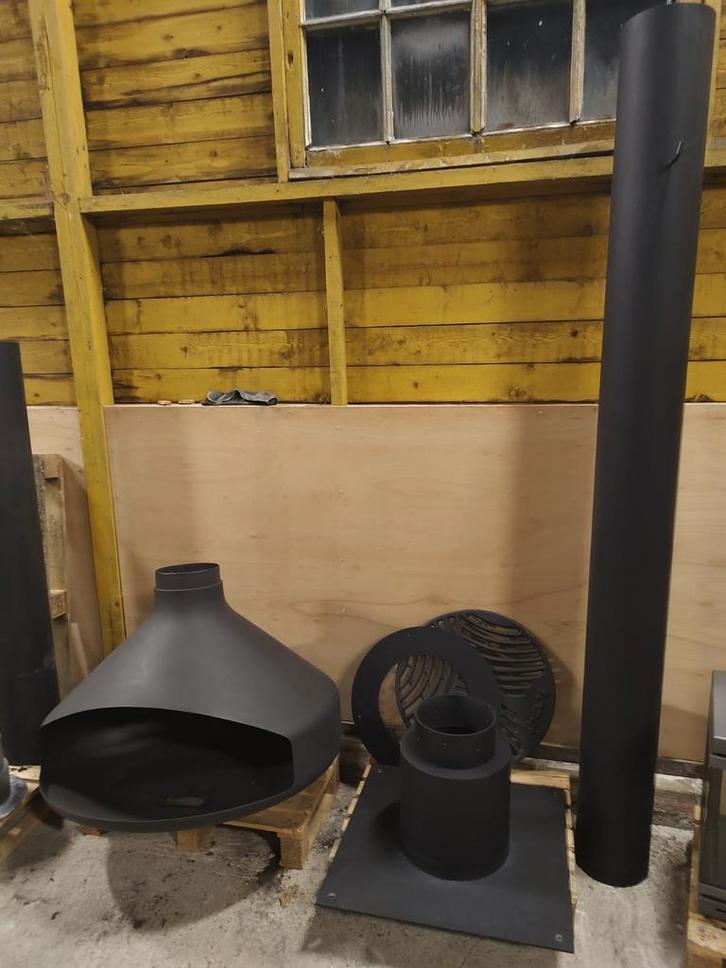 ERGOFOCUS HANGHAARD focus creation houtkachel haard design, Huis en Inrichting, Kachels, Zo goed als nieuw, Hangend, Houtkachel