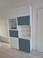 Besta vitrinekast (Ikea) blauw, wit, glas, Ophalen, 100 tot 150 cm, 25 tot 50 cm, Gebruikt