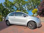 Toyota Yaris 1.3 16V Vvt-i 3DR 2006 Grijs, Voorwielaandrijving, 4 cilinders, 995 kg, 547 kg