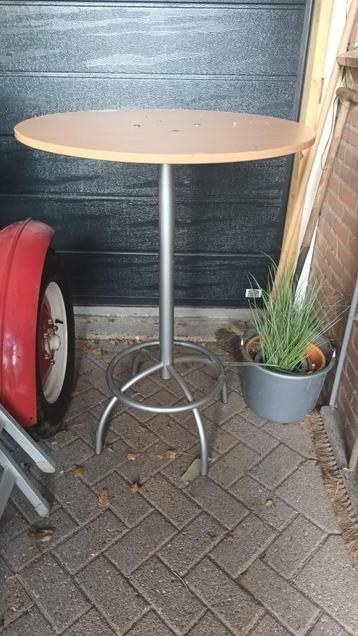Gebruikte Statafel beschikbaar voor biedingen