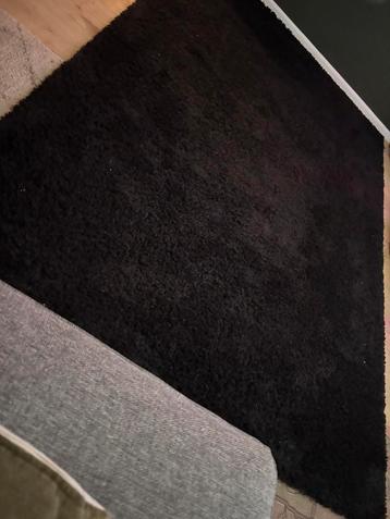 Vloerkleed hoogpolig zwart beschikbaar voor biedingen