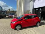 Toyota Aygo 1.0 VVT-i x-play CAMERA! NAP! LED! AIRCO! INRUIL, Voorwielaandrijving, Euro 5, Stof, Gebruikt