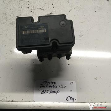 Fiat Doblo 1.3 Diesel 2011 2500100   ABS Pomp HW61F02115 beschikbaar voor biedingen