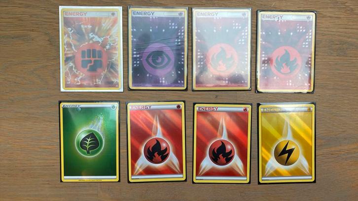 Pokémon Energiekaarten - Diverse holo’s, Hobby en Vrije tijd, Verzamelkaartspellen | Pokémon, Zo goed als nieuw, Losse kaart, Foil