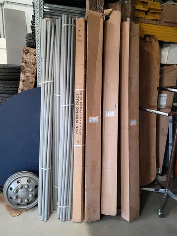 Installatiebuis + Kabelgoten - Alles in 1 koop! beschikbaar voor biedingen