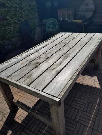 Houten Tuintafel - Robuust & Ruim beschikbaar voor biedingen