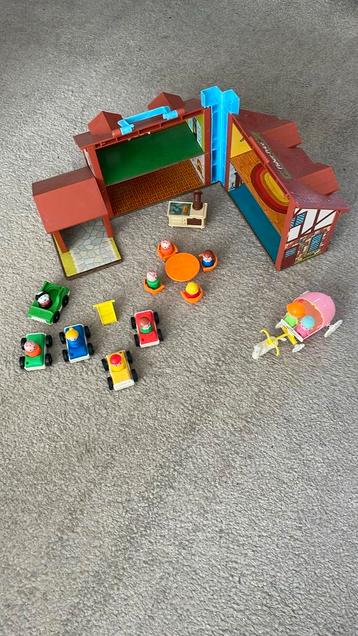 Vintage Fisher Price huis beschikbaar voor biedingen