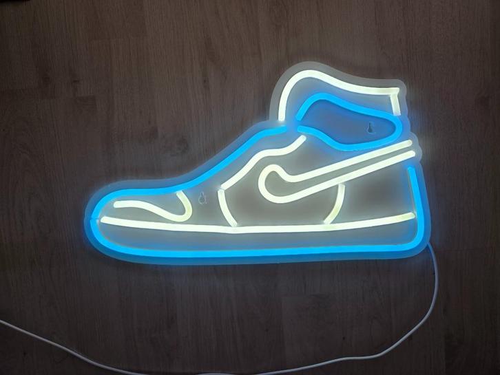 Nike jordan lamp, Huis en Inrichting, Lampen | Wandlampen, Zo goed als nieuw, Ophalen